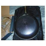 Hexclad Hybrid Nonstick 12 Inch Fry Pan with Tempered Glass Lid