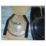 Hexclad Hybrid Nonstick 10 Inch Fry Pan with Tempered Glass Lid