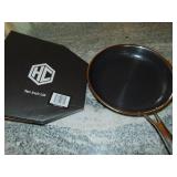 Hexclad Hybrid Nonstick 10 Inch Fry Pan with Tempered Glass Lid