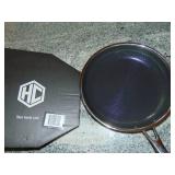 Hexclad Hybrid Nonstick 10 Inch Fry Pan with Tempered Glass Lid