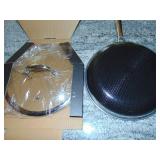 Hexclad Hybrid Nonstick 10 Inch Fry Pan with Tempered Glass Lid