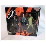 NIB 1998 McFarlane Toys The X-Files 3-pack,Agents Fox Mulder, Dana Scully, and an Attack Alien