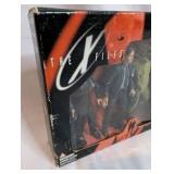 NIB 1998 McFarlane Toys The X-Files 3-pack,Agents Fox Mulder, Dana Scully, and an Attack Alien