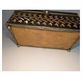 1950s box purse features a tortoiseshell-style lucite lid and intricate filigree brass sides