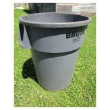 Brute Trash Can