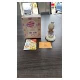 precious moments, 136220, “Girl with Flowers”, Age 3 figurine