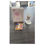 precious moments, growing in grace, 136220, “Girl with Flowers”, Age 3 figurine