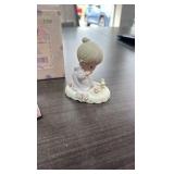 precious moments, growing in grace, 136220, “Girl with Flowers”, Age 3 figurine