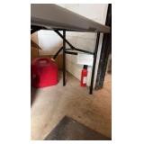 Igloo folding table