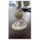 precious moments, 136220, “Girl with Flowers”, Age 3 figurine