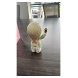 precious moments, 610001, “Ringing In The Season” dated 2006 figurine