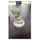 precious moments, 136212, “Girl with Blocks”, Age 2 figurine