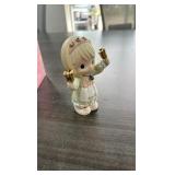 precious moments, 610001, “Ringing In The Season” dated 2006 figurine