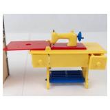 Renwal Miniature Sewing Machine & Furniture Mixed Lot