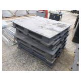 5 Heavy Duty Plastic Pallets
