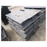 5 Heavy Duty Plastic Pallets