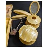 Vanity Grooming Set With Mirrors, Razors & Brush Cases