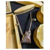 Vanity Grooming Set With Mirrors, Razors & Brush Cases