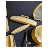 Vanity Grooming Set With Mirrors, Razors & Brush Cases