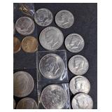 U.S. Coin Assortment Kennedy Half Dollars Eisenhower Dollars & Assorted Change