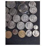 U.S. Coin Assortment Kennedy Half Dollars Eisenhower Dollars & Assorted Change