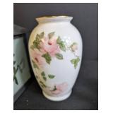 Japanese Teapot, Imari Bowl, Floral Vase & Lantern Mixed Lot