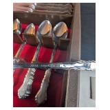 Oneida Lyon Stainless Flatware Set With Case