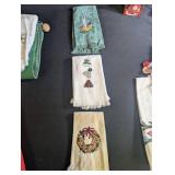 Vintage Christmas Table Linens & Decor Mixed Lot