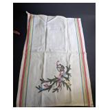 Vintage Christmas Table Linens & Decor Mixed Lot