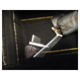 Gremlin Banjo, Case