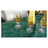 Amber Cruet Set, Stopper has a chip on top point.
