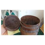 Mangbetu Figured Carved Wood Box