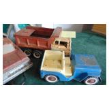 4-Vintage Metal Trucks
