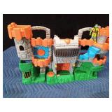 2005 Fisher Price Great Adventures fold & carry castle with hidden pathways inside and 2 turtle figurines
