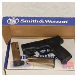 S&W SD40, 40SW, Crimson Trace Laser, 3 Mags