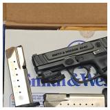 S&W SD40, 40SW, Crimson Trace Laser, 3 Mags