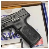 S&W SD40, 40SW, Crimson Trace Laser, 3 Mags