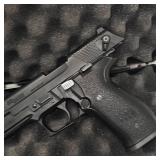 Sig Sauer Mosquito 22LR, 2 Mags in Case