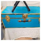 Foot Trunk and Folding Chair(no Key for trunk)
