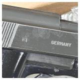 Walther P1, 9mm, 2 Mags in Case