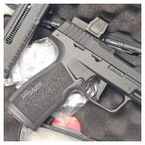 Sig Sauer P322,22LR with Sig Micro Dot, 2 Mags in Case
