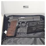 Springfield SA35, 9mm, 3 Mags in Case