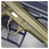 Beretta 92 FS, 9mm, Olive Drab, One Mag in Case