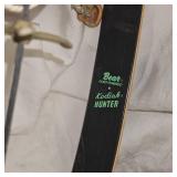 Bear Recurve Bow "Kodiak Hunter" with Arrows and Quiver