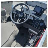 1989 Crestliner FishHawk, 17ft with 1989 60HP Motor
