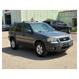 2005 FORD ESCAPE XLT *2 Owner | 4x4 | No Accidents Reported* (NO RESERVE)
