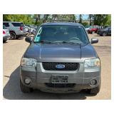 2005 FORD ESCAPE XLT *2 Owner | 4x4 | No Accidents Reported* (NO RESERVE)