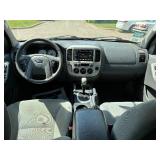 2005 FORD ESCAPE XLT *2 Owner | 4x4 | No Accidents Reported* (NO RESERVE)