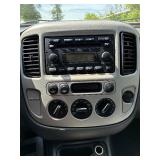 2005 FORD ESCAPE XLT *2 Owner | 4x4 | No Accidents Reported* (NO RESERVE)