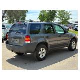 2005 FORD ESCAPE XLT *2 Owner | 4x4 | No Accidents Reported* (NO RESERVE)